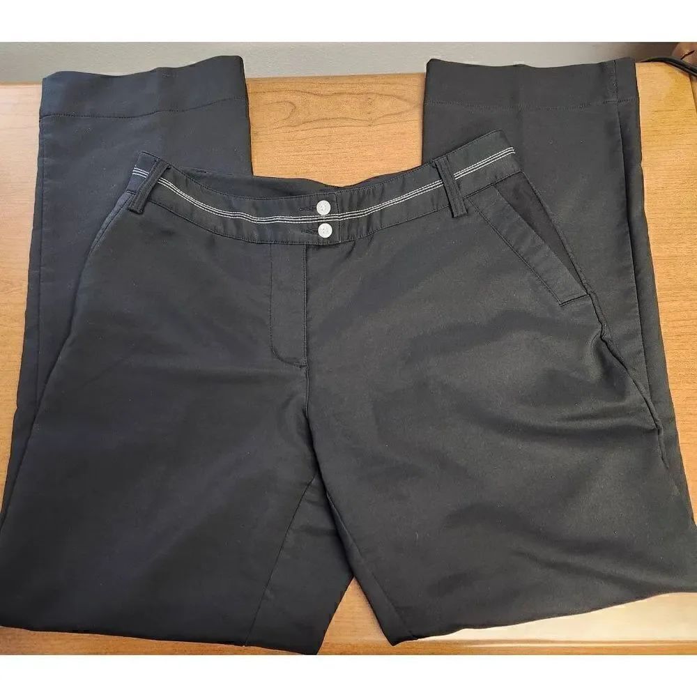 Adidas mens black golf pants with white stiching. Measures approx 32 waist x 31